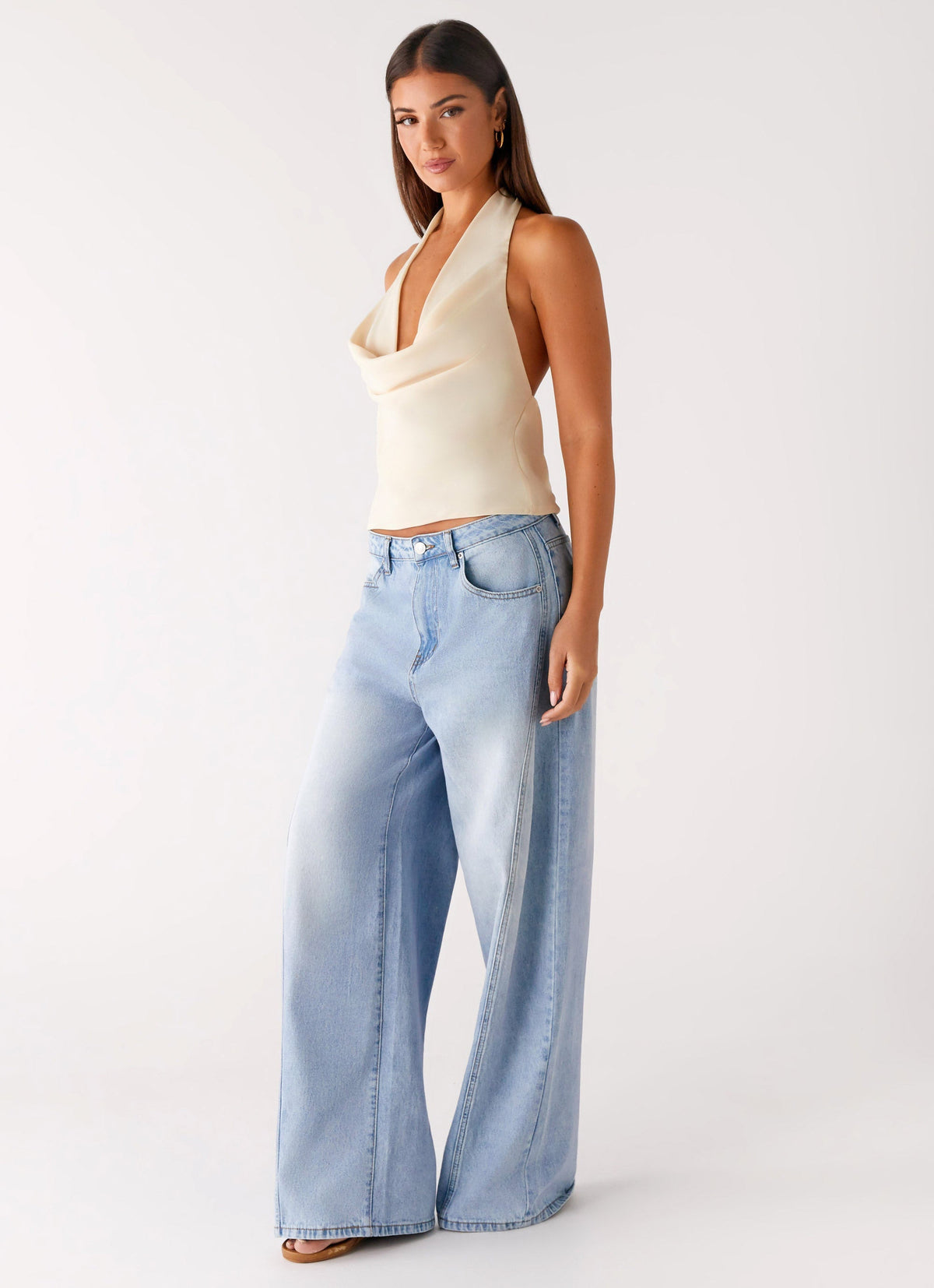 Timeless Wide Leg Jeans - Bleached Blue